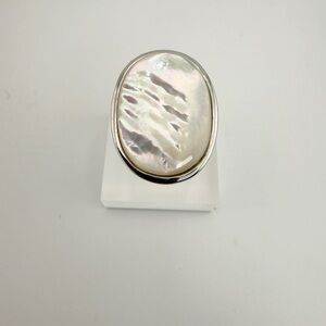 Elegant Silver Toned Mother of Pearl Statement Ring Size 9